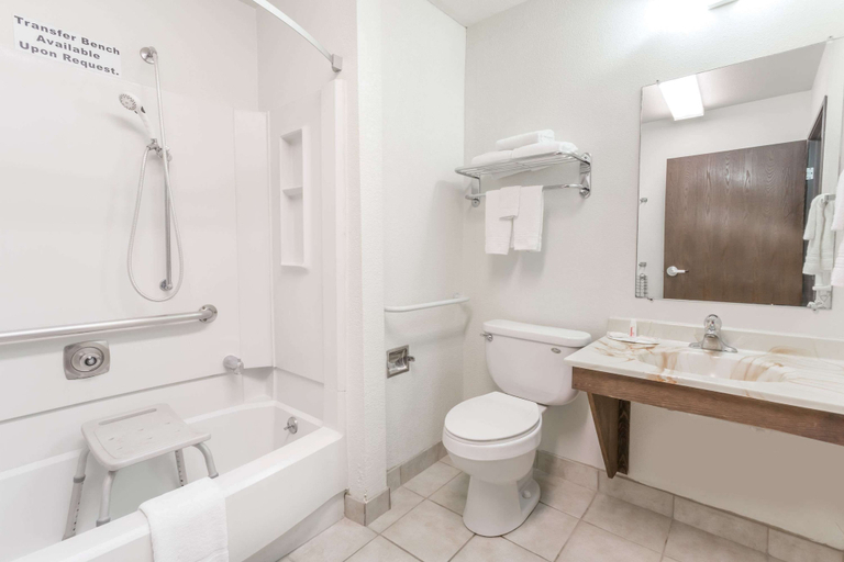 Bathroom 4, Super 8 by Wyndham Grand Junction Colorado, Mesa