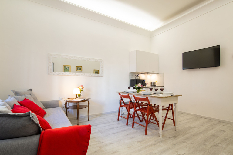 Others 5, Central Station Apartment by Mmega, Florence