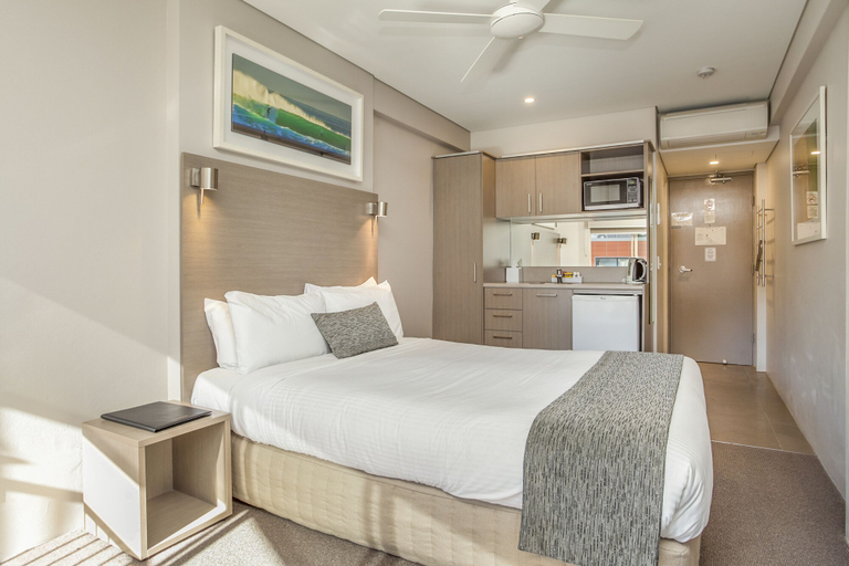 Bedroom 3, Manly Paradise Motel & Apartments, Sydney