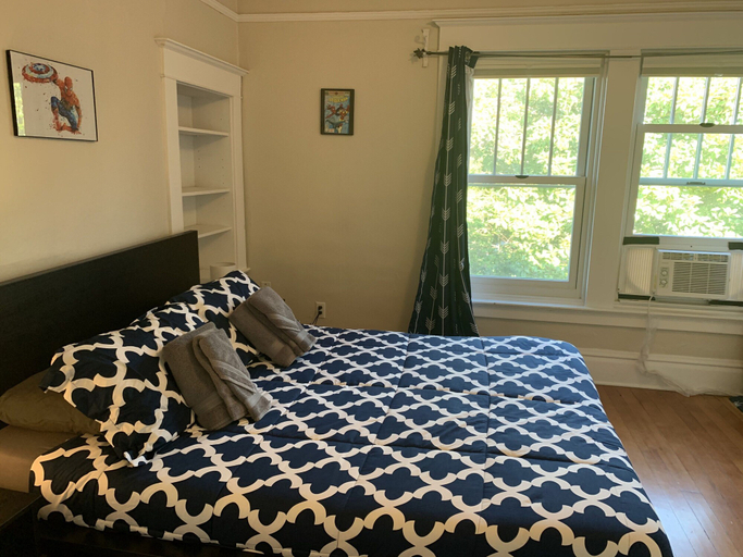 Bedroom 2, Seattle Vacation Home - Queen Anne 4 bed, Seattle