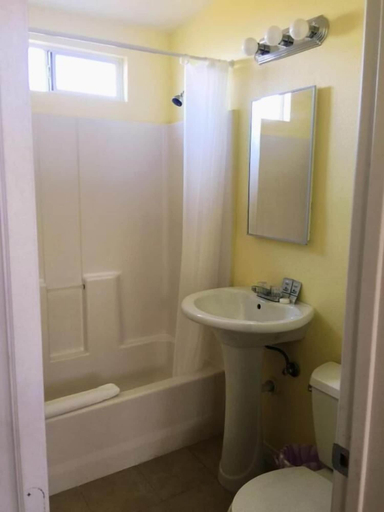 Bathroom 3, Europa Inn & Suites, Riverside