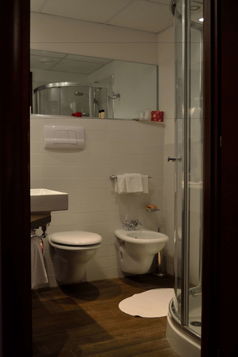 Bathroom 3, La Rosa dei Venti, Syracuse