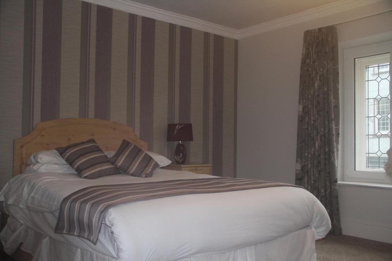 Bedroom 2, Hibernian Hotel & Leisure Centre