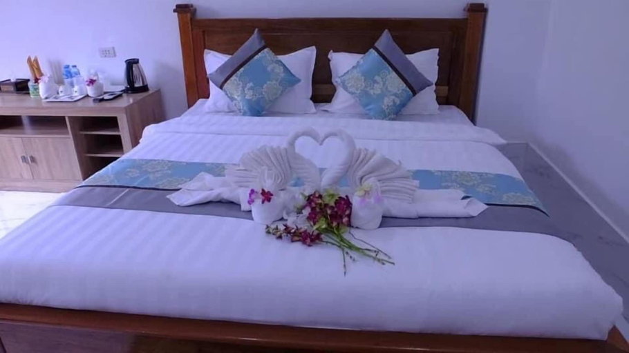 Bedroom 3, NuttyPhoy Hotel, Vangvieng