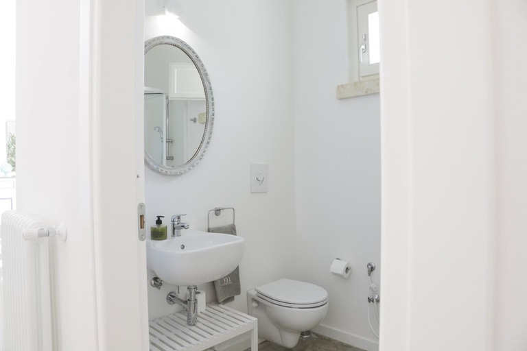 Bathroom 5, TD Dimora del Giglio With Organic Garden With Pool, Brindisi
