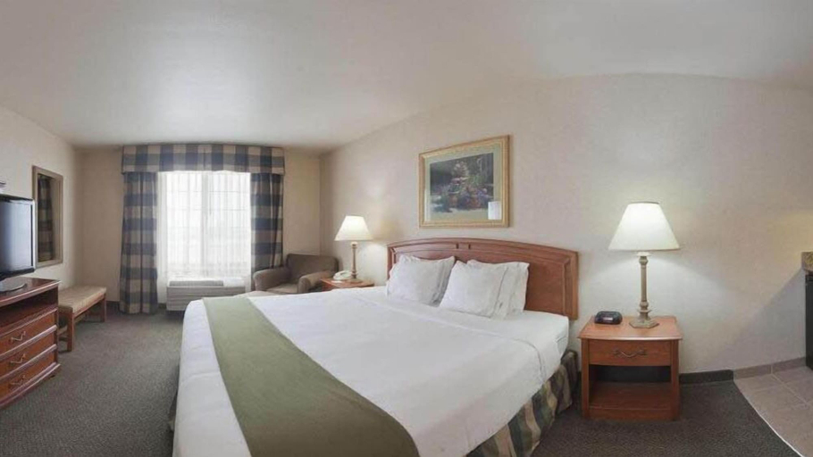 Bedroom 5, Holiday Inn Express GREENSBURG by IHG, Decatur