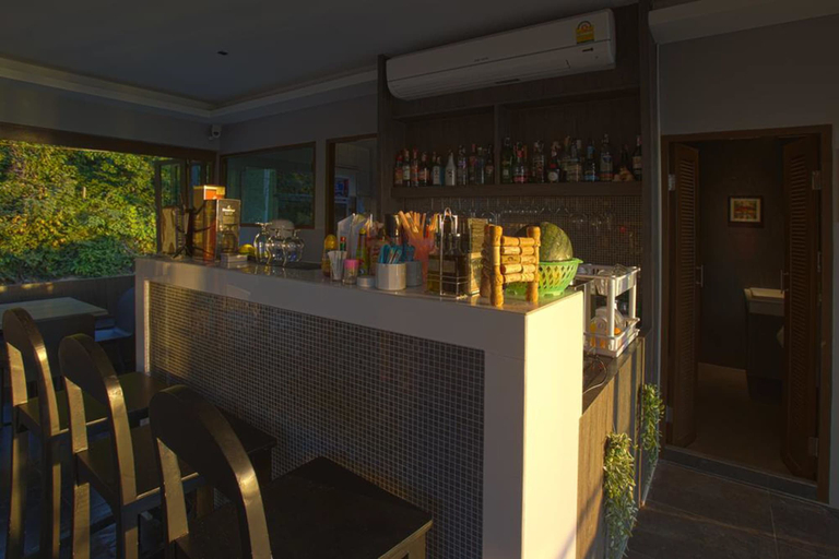 Food & Drinks 4, Cliff Lanta Suite, Ko Lanta