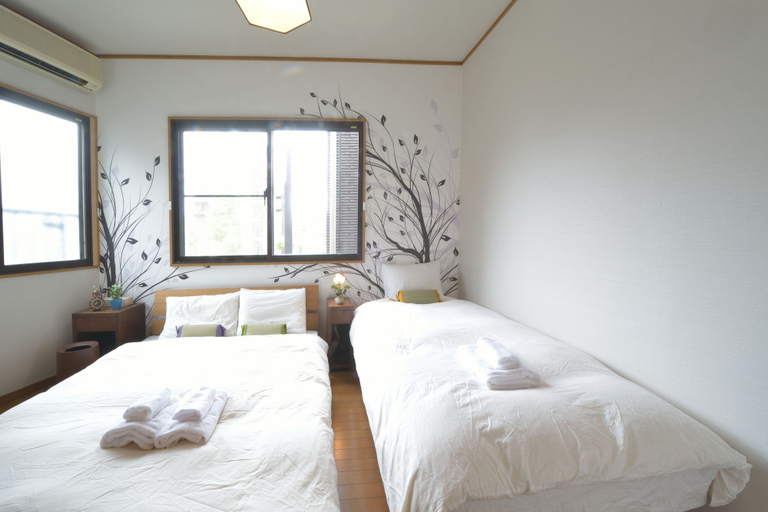 Bedroom 3, Largo, Edogawa