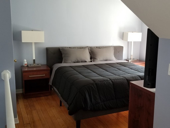 Bedroom 2, Beautiful Royal Oak Townhouse, Oakland