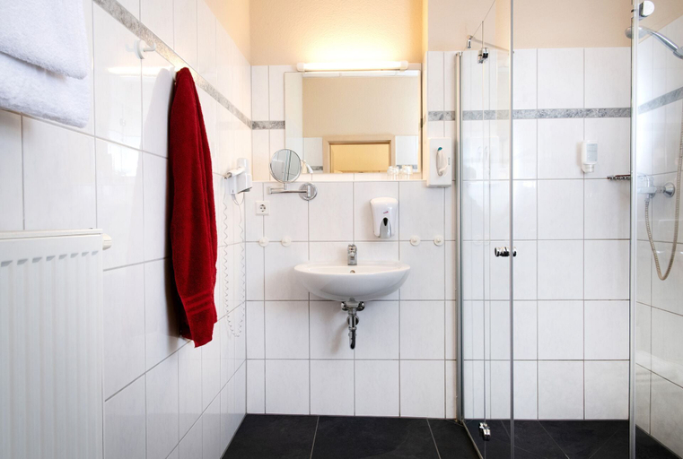 Bathroom 5, InHotel Mainfranken, Kitzingen
