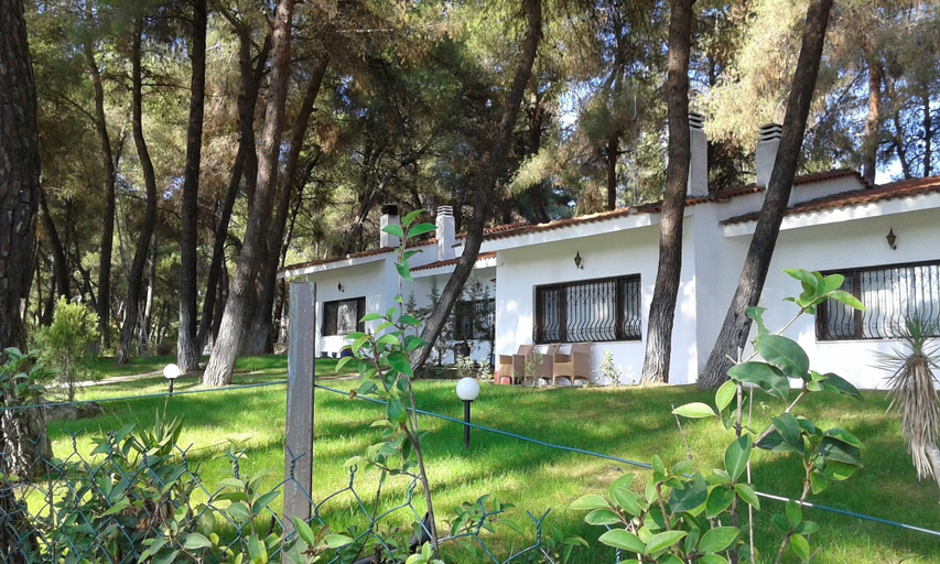 Exterior & Views, Family Villa in Sani - Sleeps 6 - Parking - Wifi, Central Macedonia