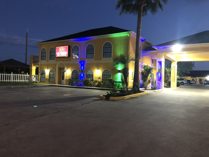 Exterior & Views 2, Los Fresnos Inn and Suites, Cameron