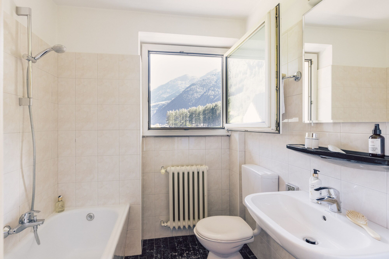 Bathroom, Posthotel, Bolzano