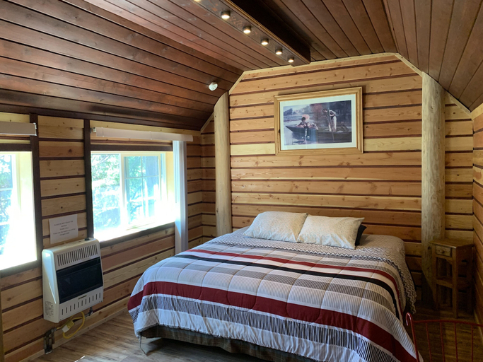 Bedroom 2, Alexander lake lodge, Delta