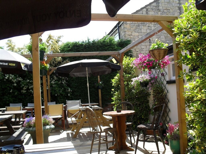 Food & Drinks 3, Queen In The West, Lincolnshire