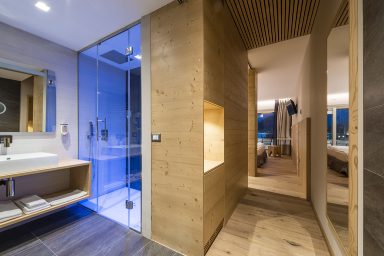 Bathroom 4, Parc Hotel Du Lac, Trento