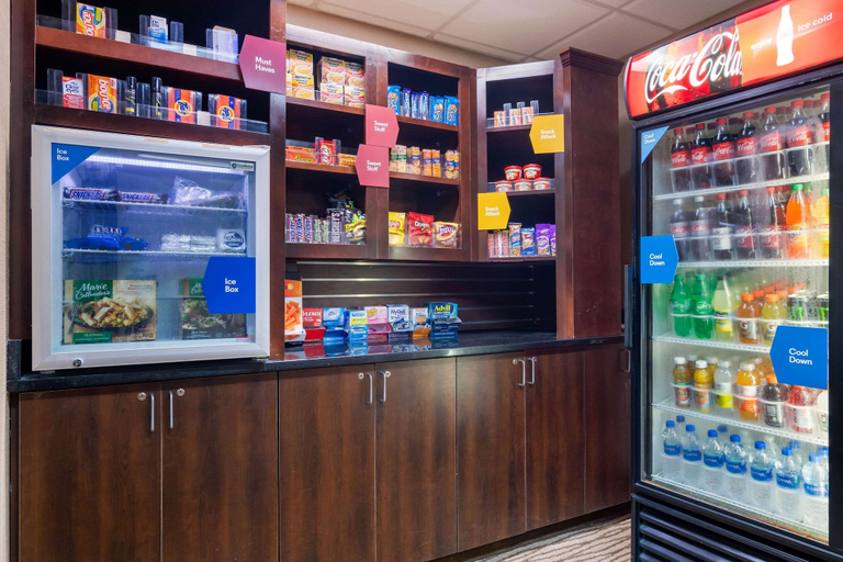 Food & Drinks 5, Comfort Suites Byron Warner Robins, Peach