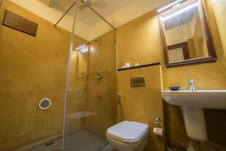 Bathroom 5, Petit Palais, Puducherry