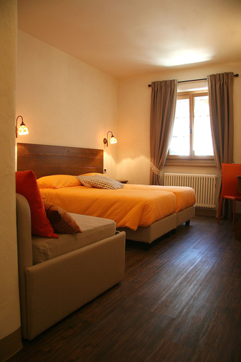 Bedroom 3, Ostello del Castello Tirano, Sondrio