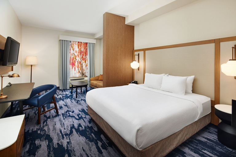 Bedroom 3, Fairfield Inn & Suites by Marriott Worcester Auburn, Worcester