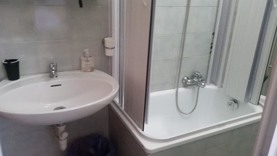 Bathroom 5, Hotel Massena, Genova