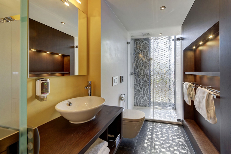 Bathroom 5, Ibis Styles Nagold-Schwarzwald, Calw