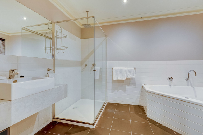 Bathroom 4, Seymours on Lydiard, Ballarat - Central