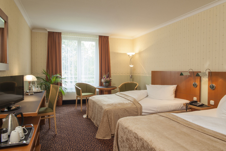 Bedroom 3, Parkhotel Görlitz, Görlitz
