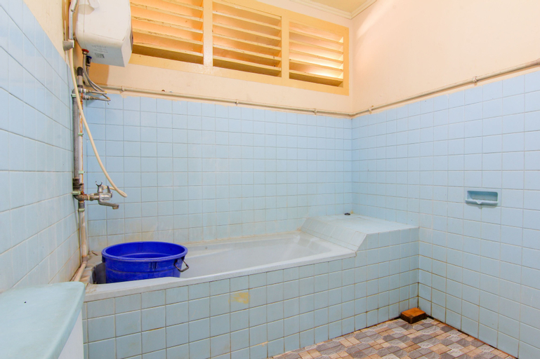 Bedroom 5, Wisma TheBlossom, Padang