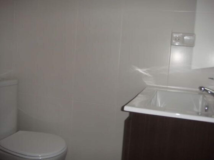 Bathroom 4, Apartamento Tamarius 1-7, Girona