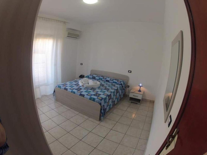 Bedroom 4, Hotel Aurora, Latina