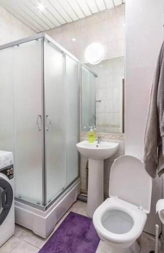Bathroom, Teddy Hostel, Northern
