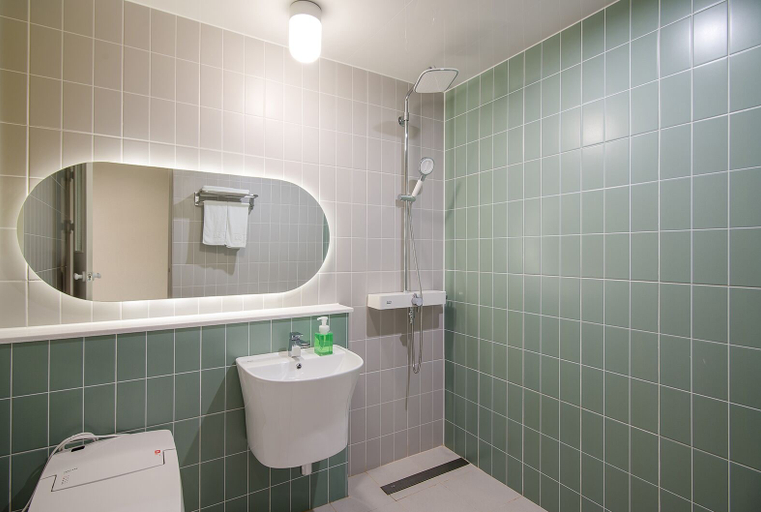 Bathroom 4, Blo By Blo Hotel, Buk