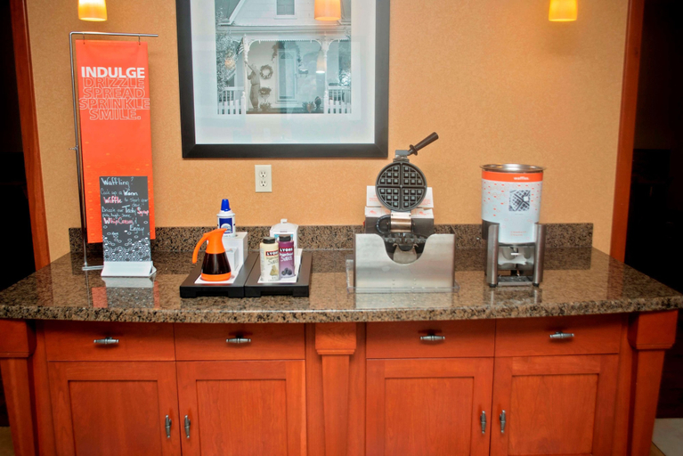 Food & Drinks 5, Hampton Inn Evanston, Uinta