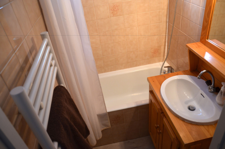 Bathroom 3, La Résidence, Haute-Savoie