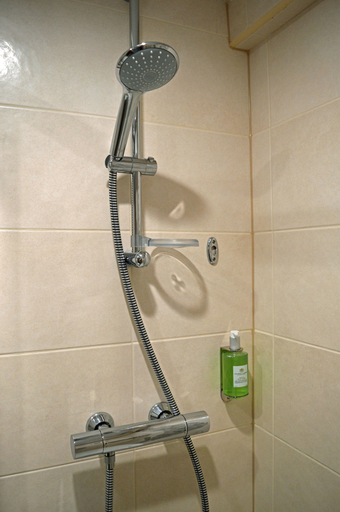 Bathroom 4, Best Western Kings Manor Hotel, Edinburgh