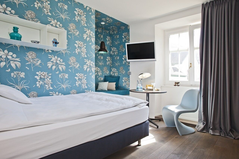 Bedroom 2, Hotel & Restaurant Krone, Lörrach