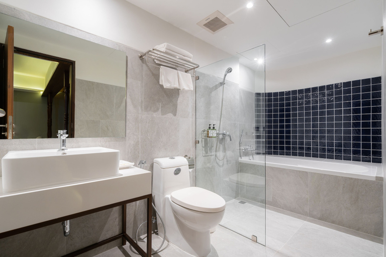 Bathroom 4, True Siam Phayathai Hotel, Ratchathewi