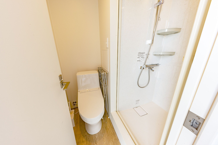 Bathroom 5, plat hostel keikyu kamakura wave, Kamakura
