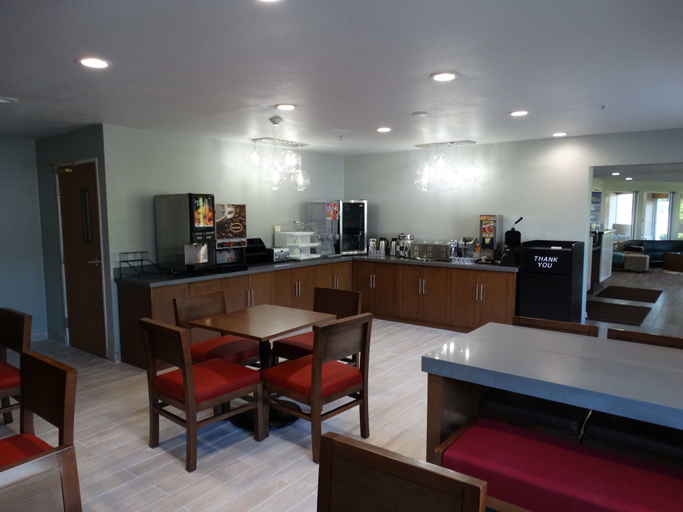 Food & Drinks 5, Best Western DeWitt, Clinton