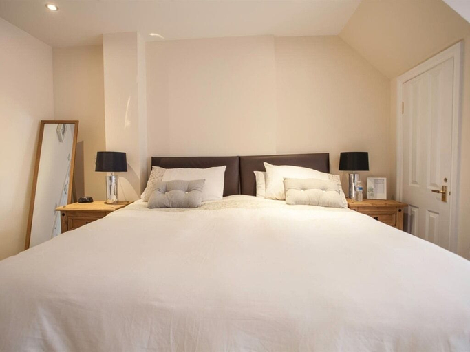 Bedroom 2, The White Swan Inn, Northumberland