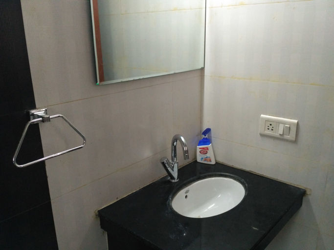 Bathroom 4, Hotel Everest Inn, Pune