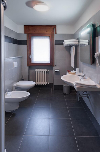 Bathroom 3, Hotel Sauze, Torino