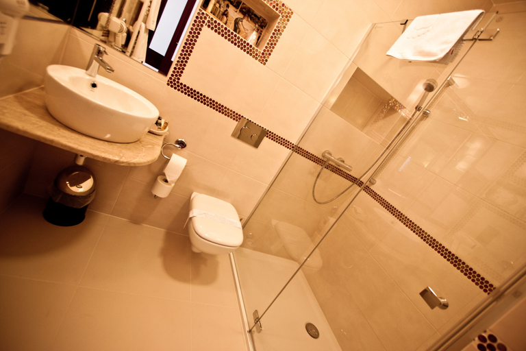 Bathroom 4, Rodan, Poznań