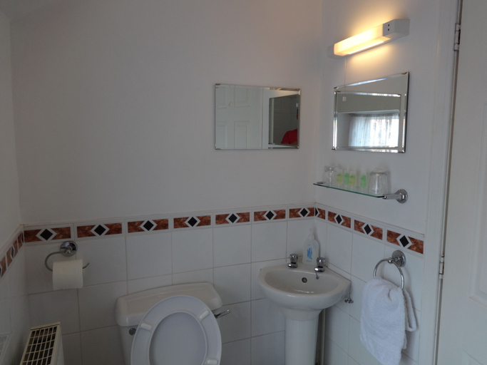 Bathroom 4, Dumfries Villa, Dumfries and Galloway