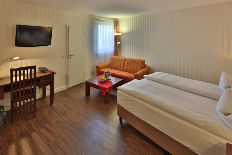 Bedroom 4, Hotel Elefant, Schwerin