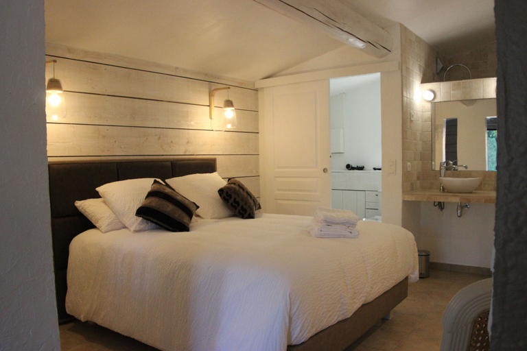 Bedroom 2, Hameau Fleur de Pierres B&B, Vaucluse