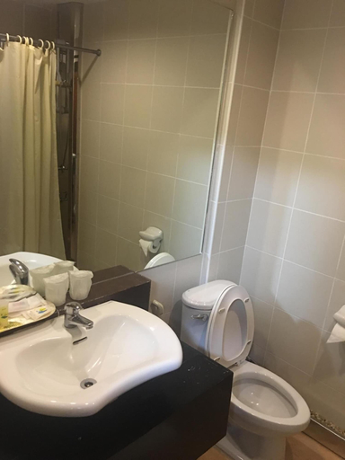 Bathroom 3, Residencia Boracay, Malay