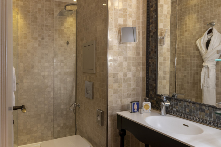 Bathroom 5, Hôtel Da Vinci & Spa, Paris