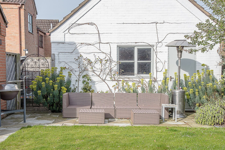 Exterior & Views 2, Honey Bee House, Orford, Suffolk